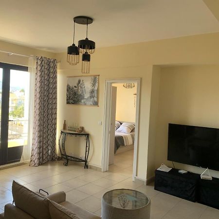 Modern Apartment Close To Flic En Flac Beach Exterior photo